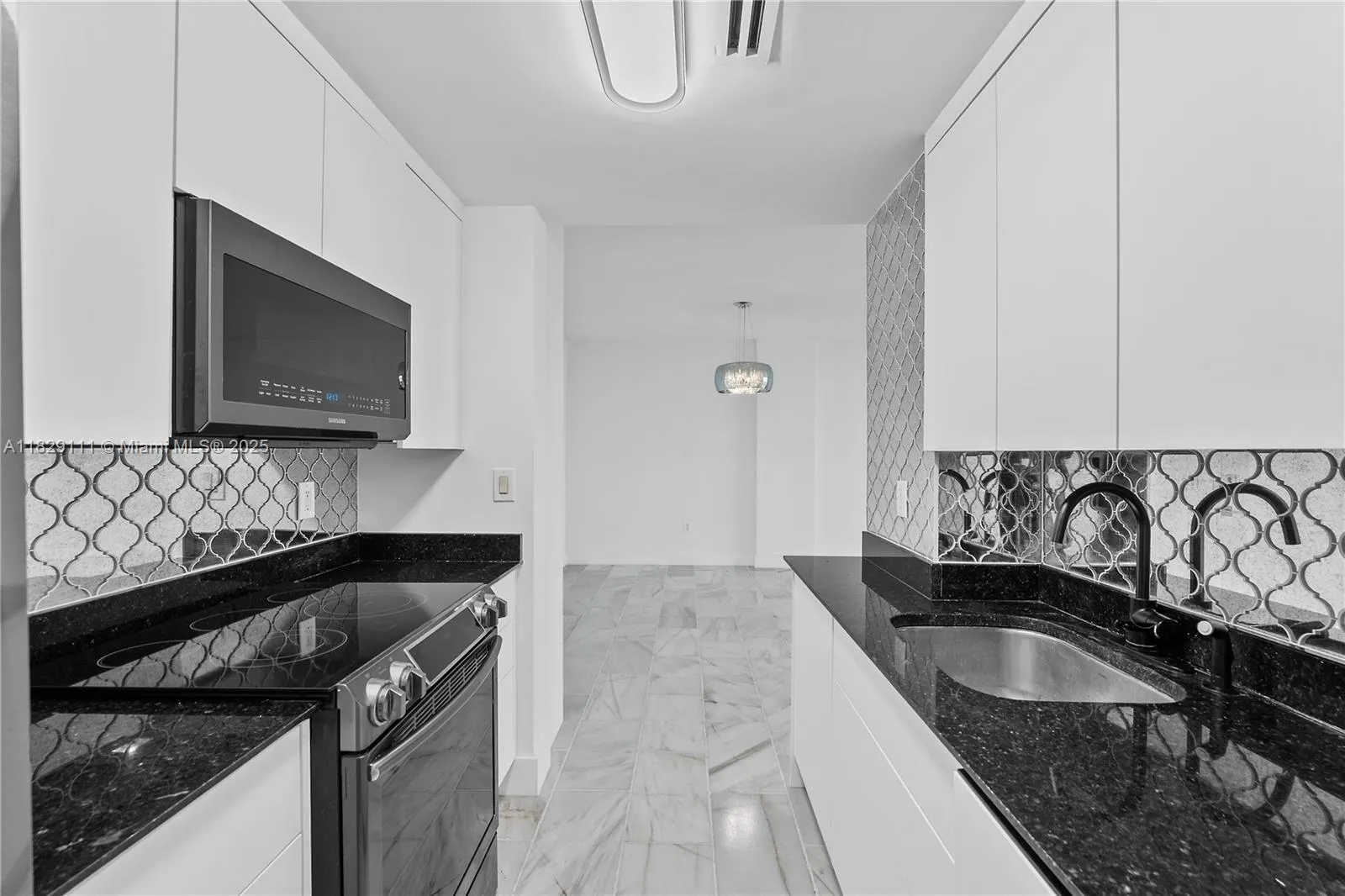 10275 Collins Ave, #1035