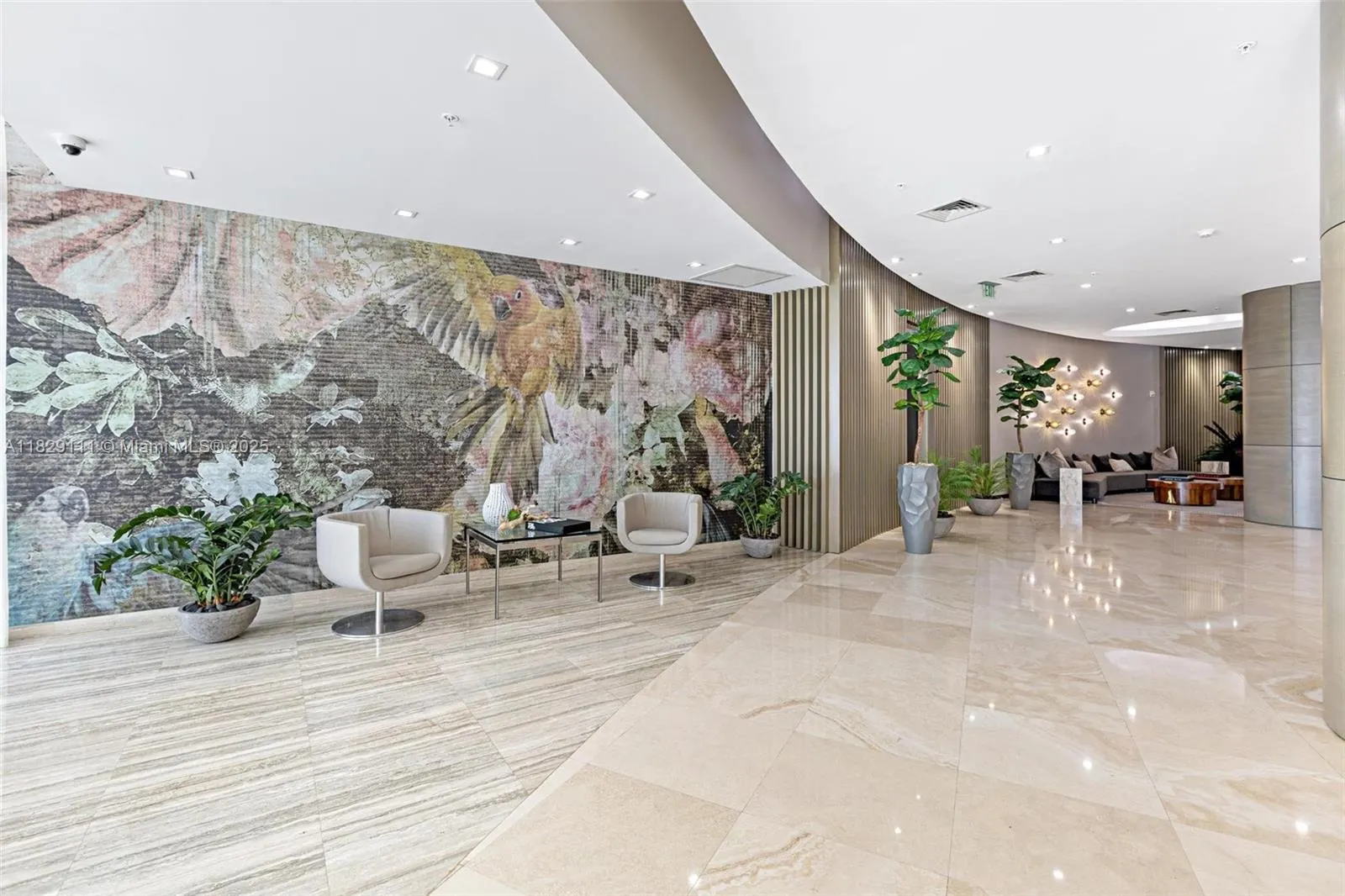 10275 Collins Ave, #1035