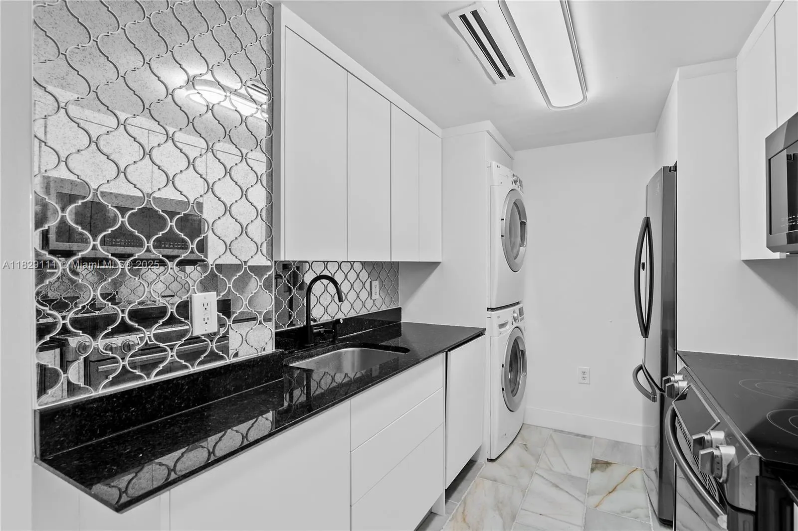10275 Collins Ave, #1035