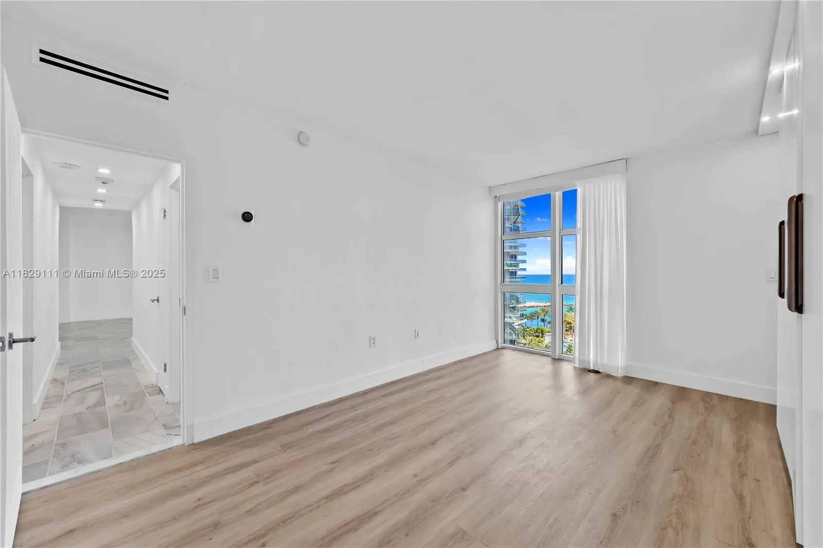 10275 Collins Ave, #1035
