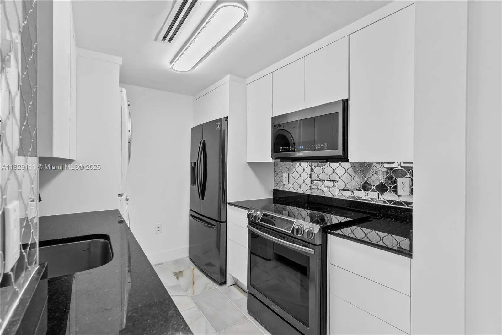 10275 Collins Ave, #1035