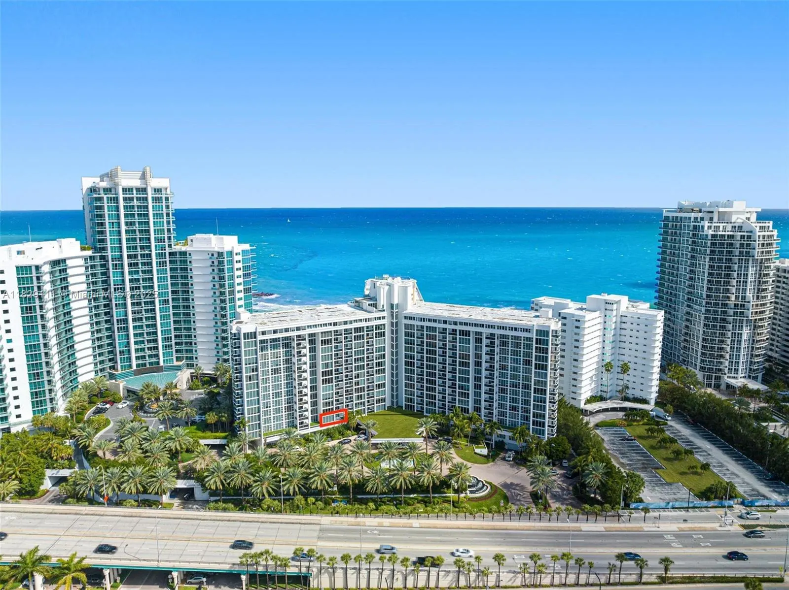 10275 Collins Ave, #1035