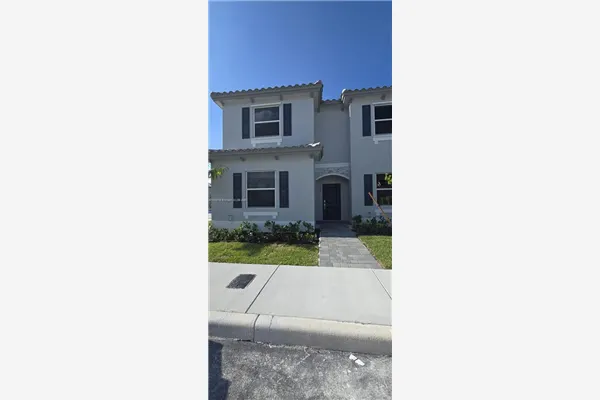 1162 SE 1 TERRACE