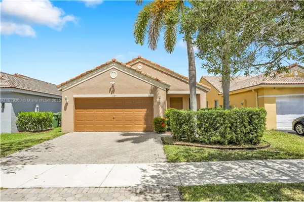 1153 Areca Way