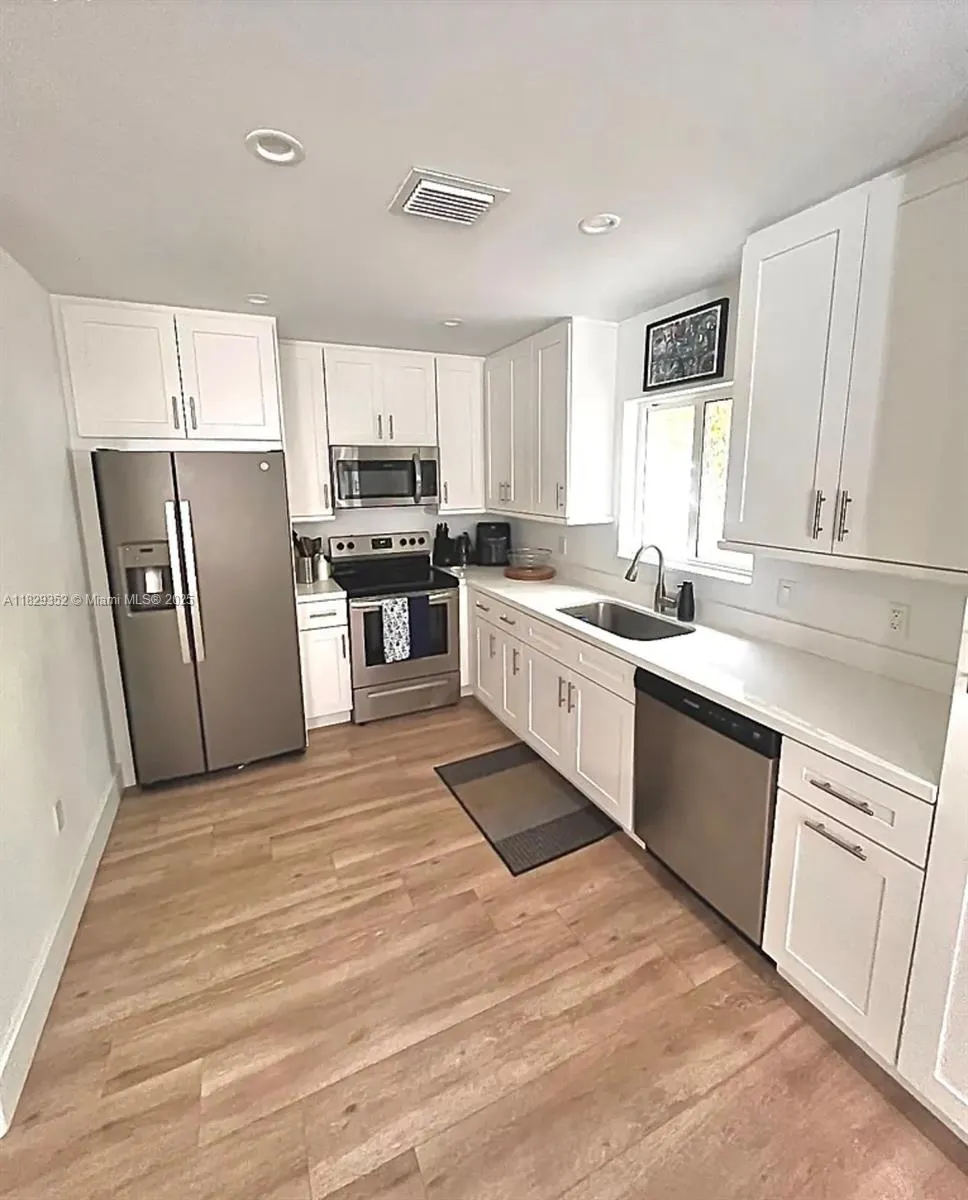 104 Poinciana Dr, #104