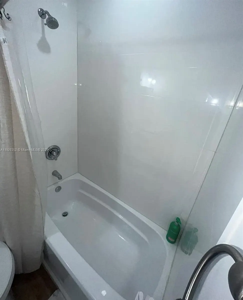 104 Poinciana Dr, #104