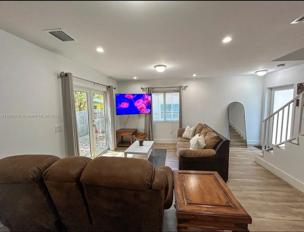 104 Poinciana Dr, #104