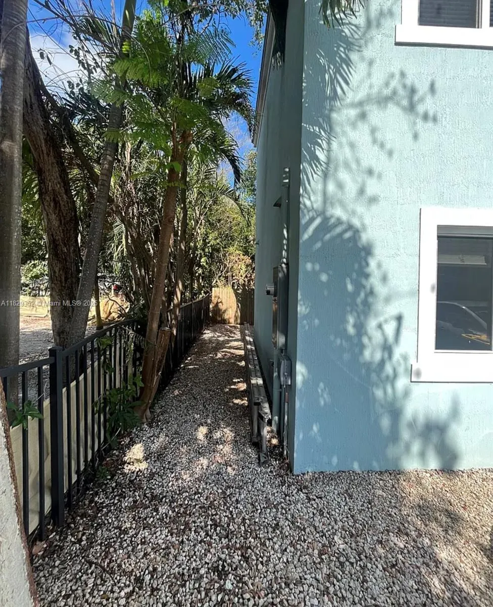 104 Poinciana Dr, #104