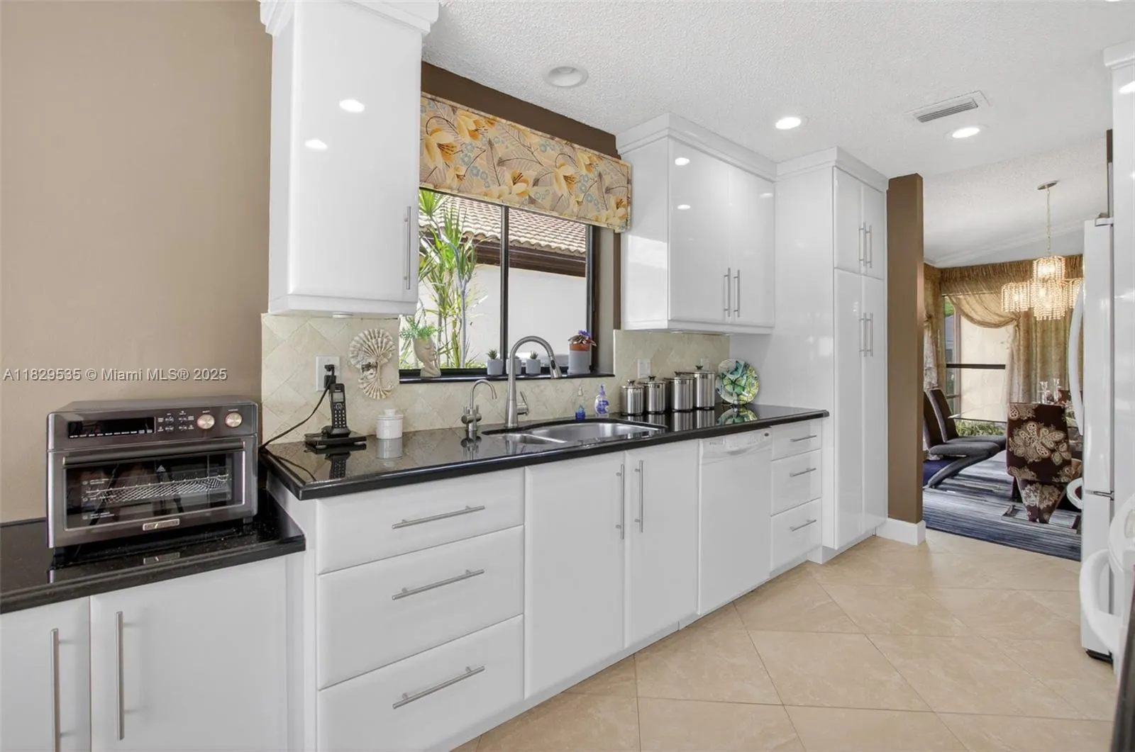 21387 Bridge View Dr
