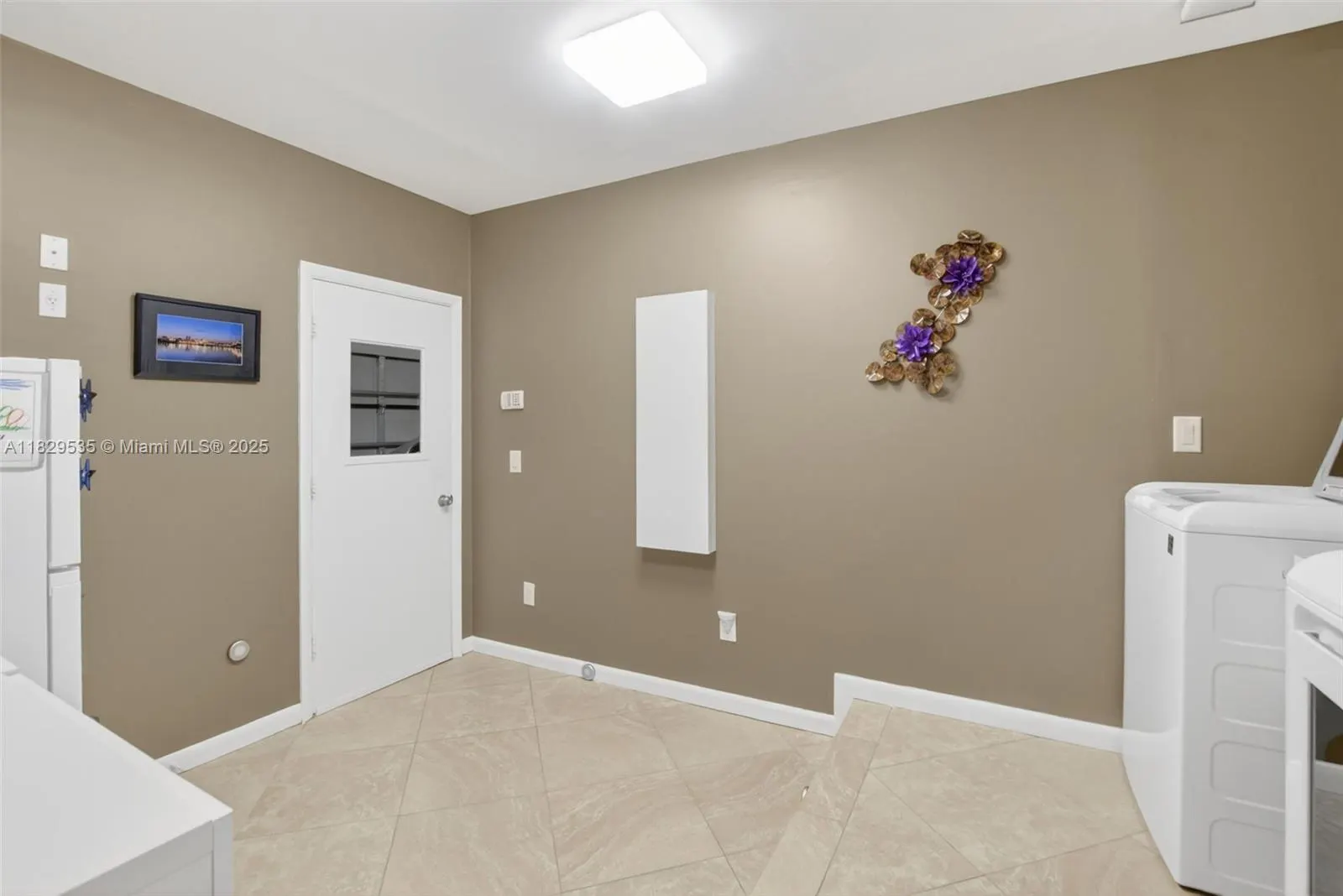 21387 Bridge View Dr