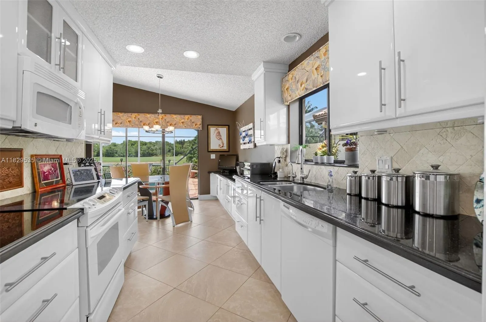 21387 Bridge View Dr