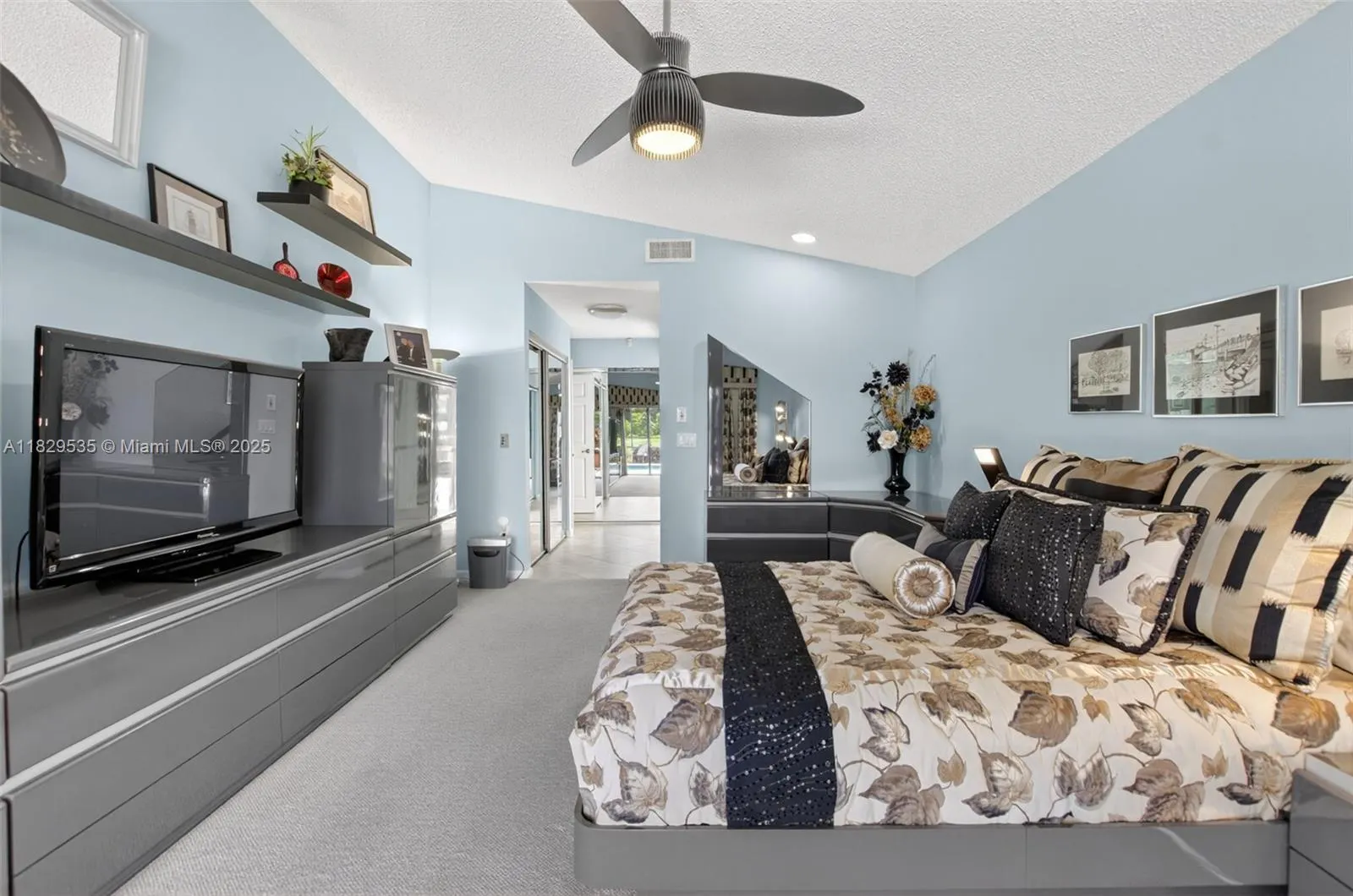 21387 Bridge View Dr