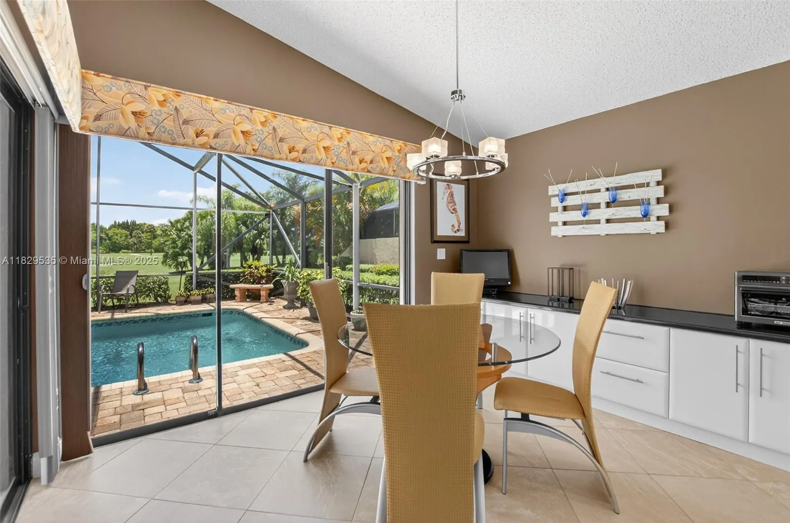 21387 Bridge View Dr
