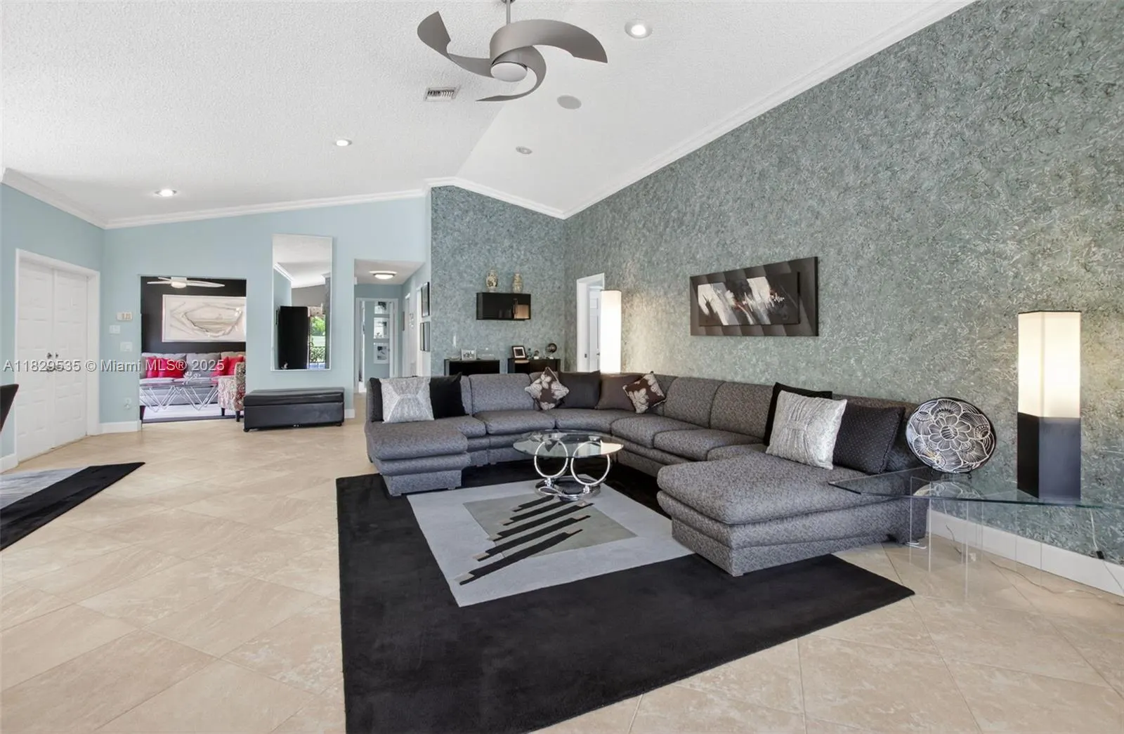 21387 Bridge View Dr