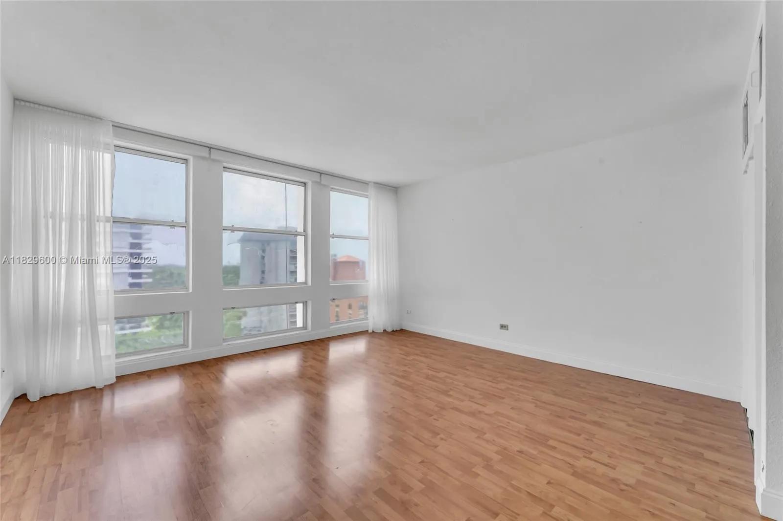 700 Biltmore Way, #914