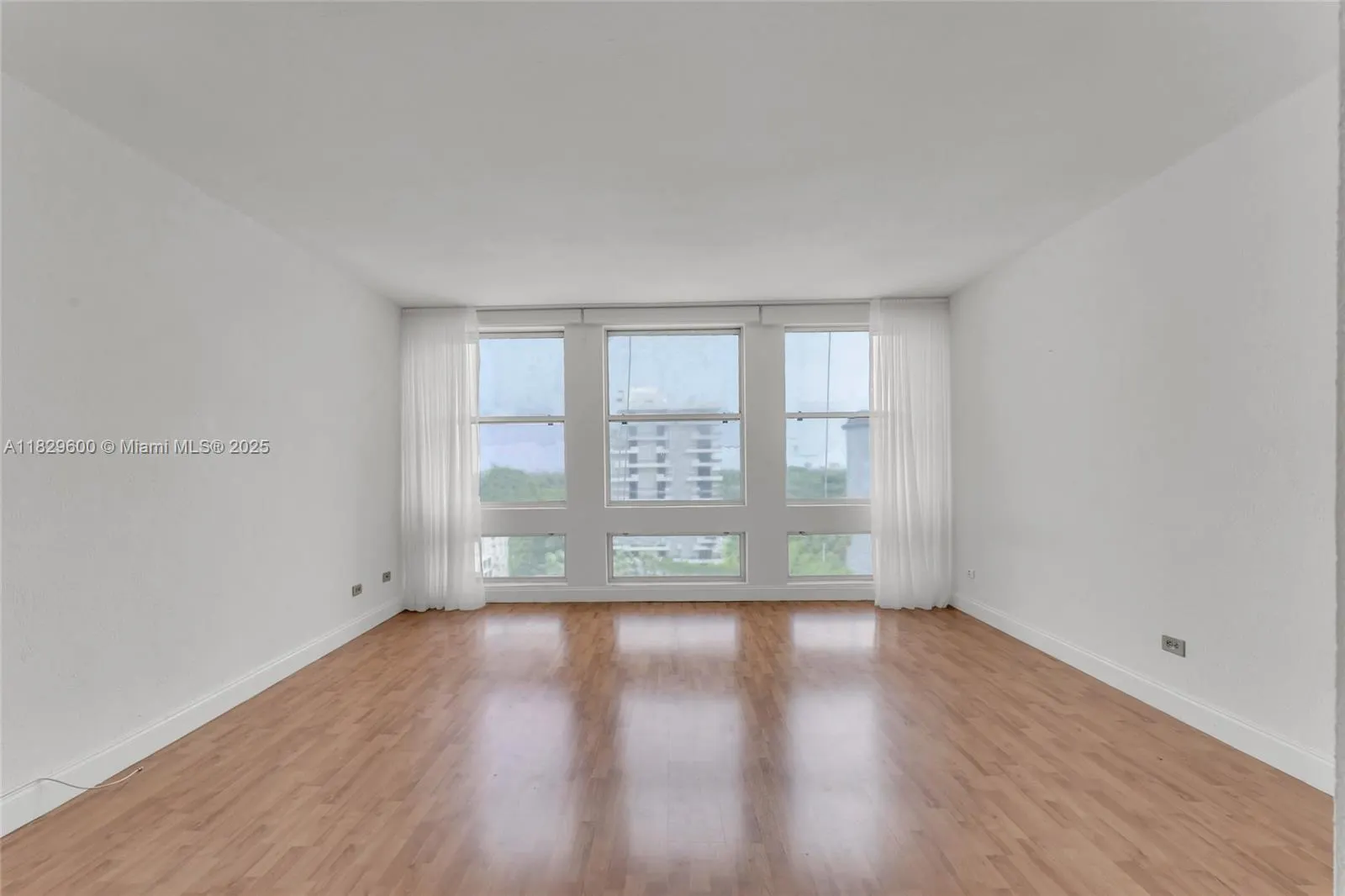 700 Biltmore Way, #914