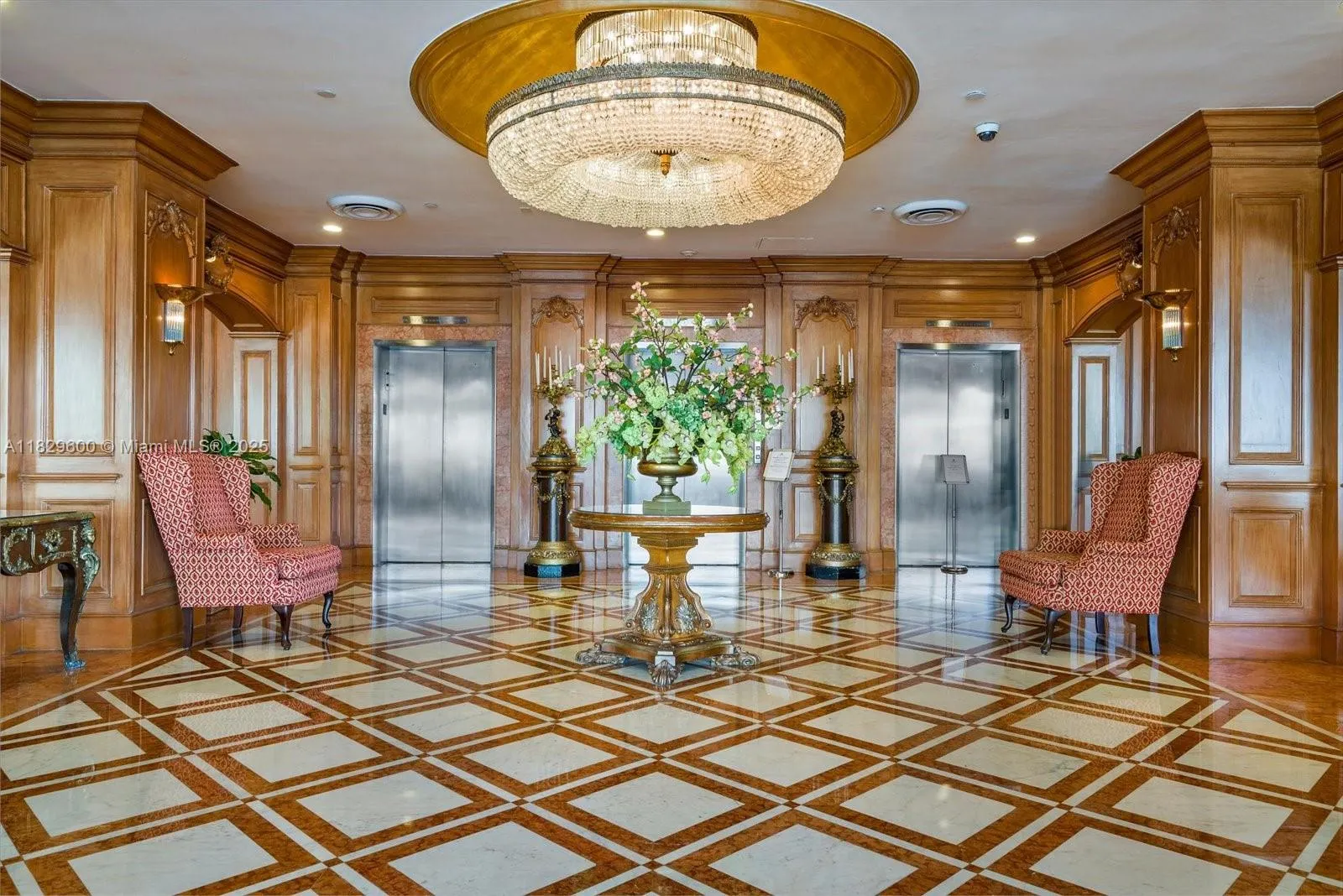700 Biltmore Way, #914