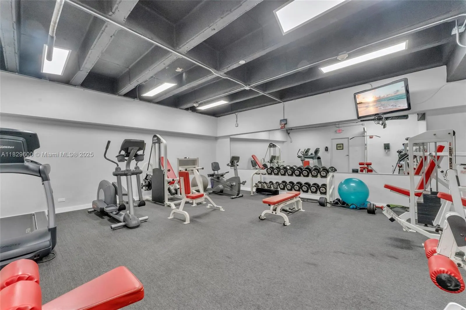 700 Biltmore Way, #914