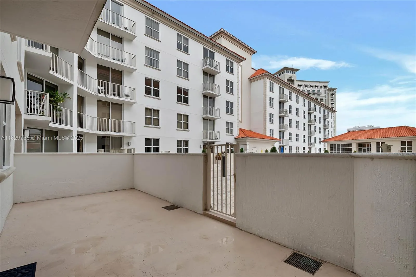 2030 S Douglas Rd, #417