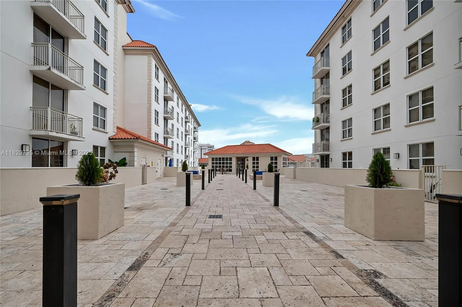 2030 S Douglas Rd, #417