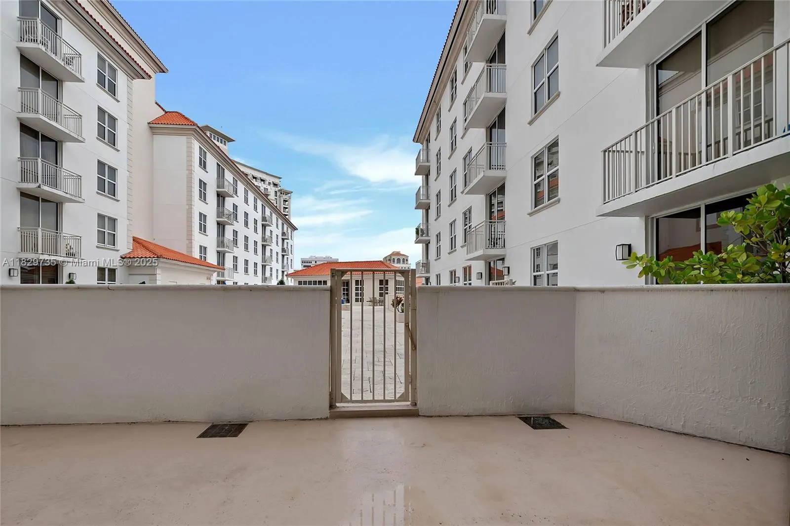 2030 S Douglas Rd, #417