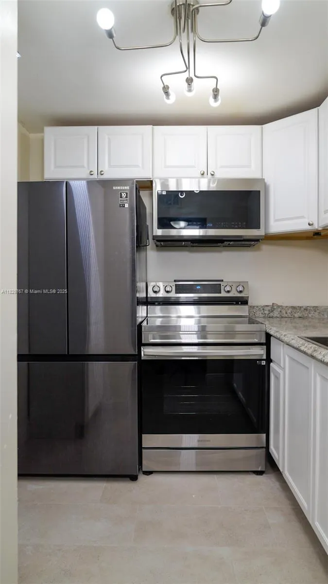 2935 NE 163rd St, #4T