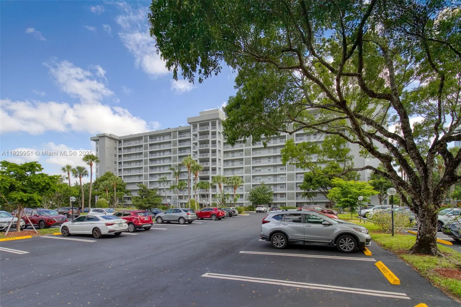 4015 W Palm Aire Dr, #506