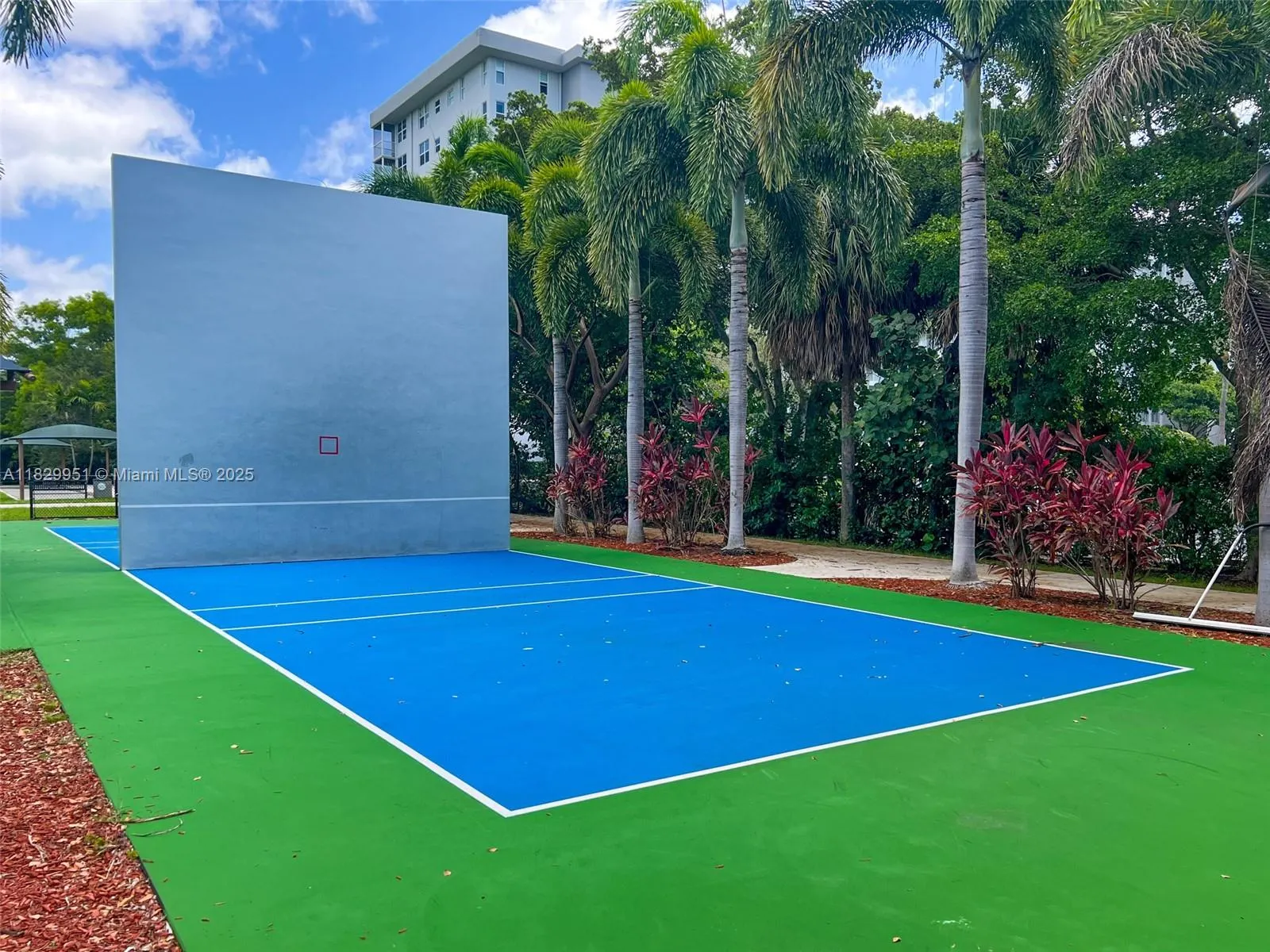 4015 W Palm Aire Dr, #506