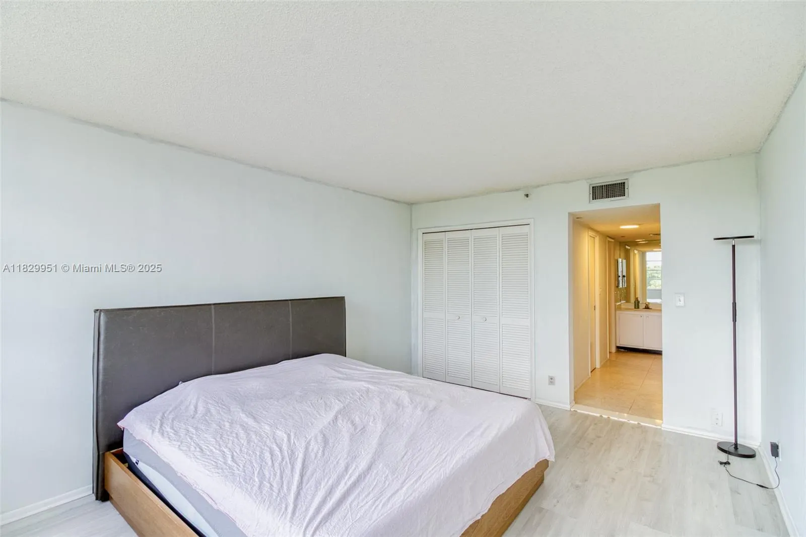 4015 W Palm Aire Dr, #506