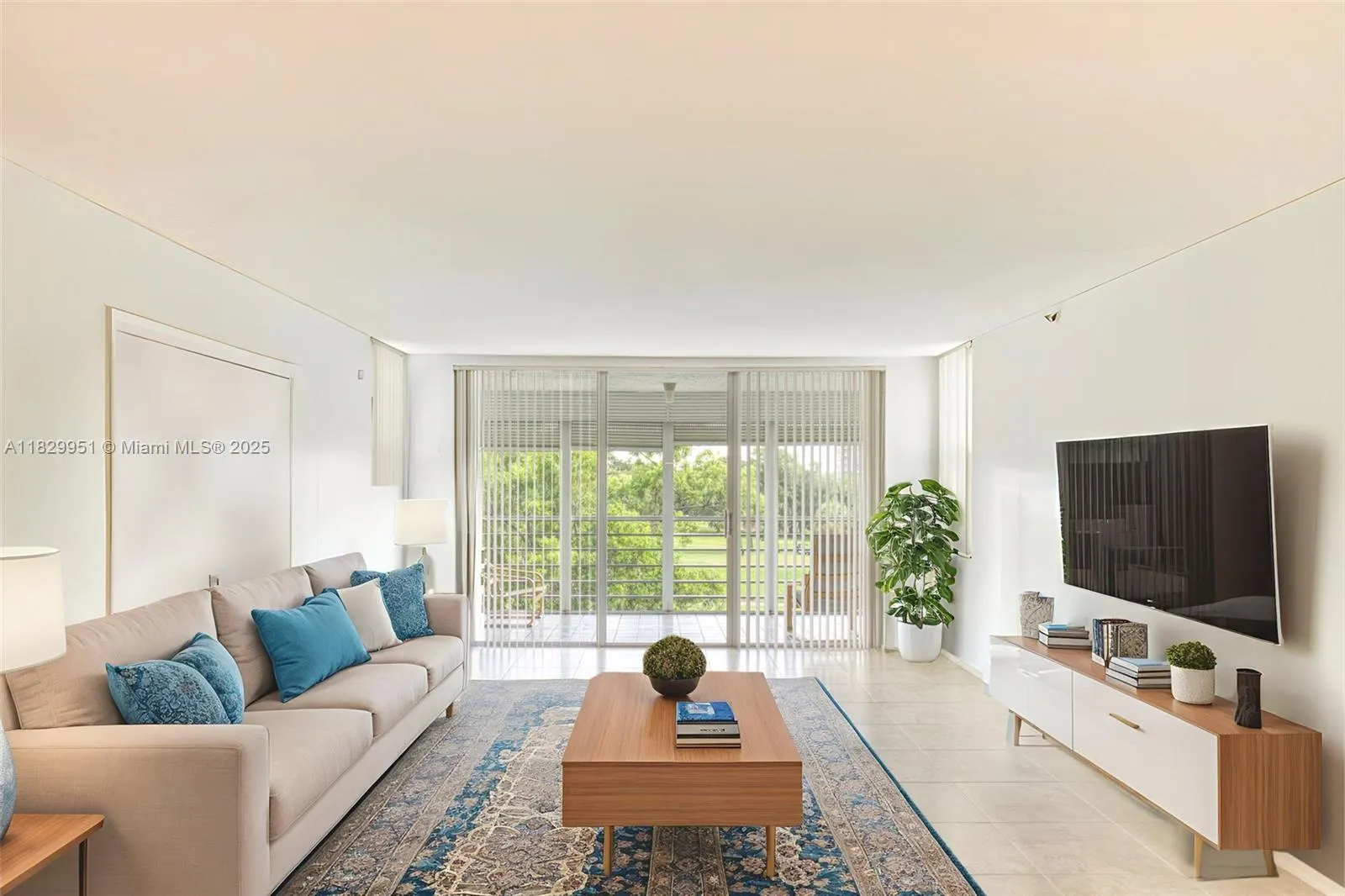 4015 W Palm Aire Dr, #506
