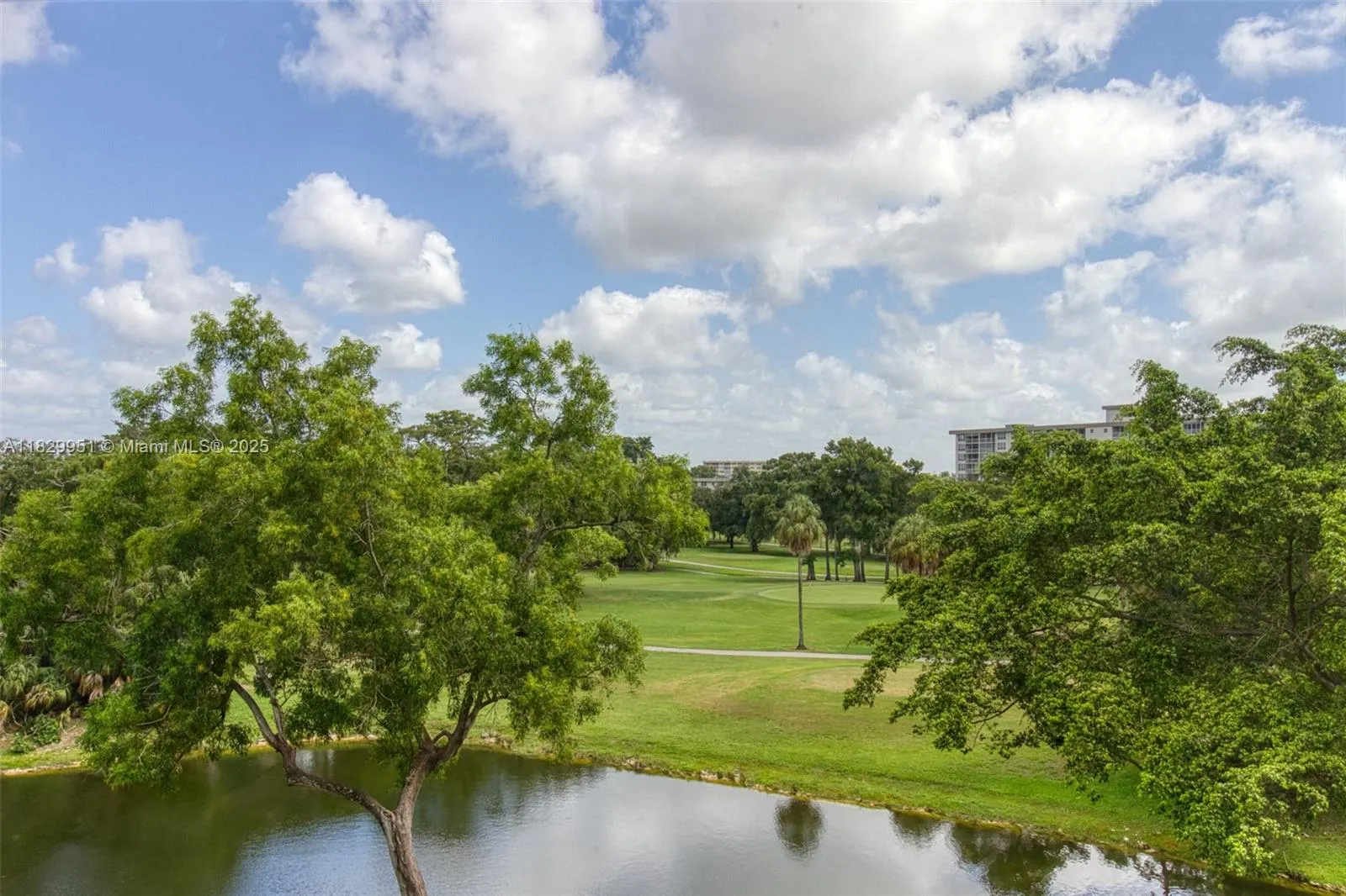 4015 W Palm Aire Dr, #506