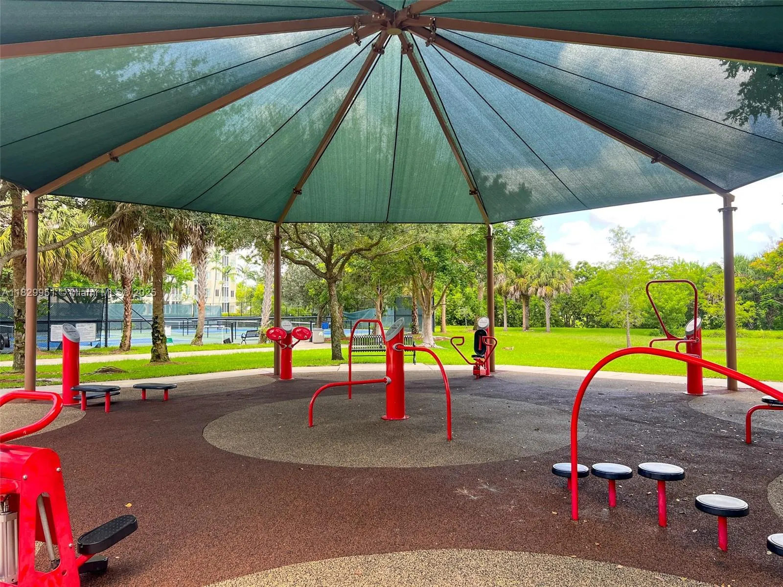 4015 W Palm Aire Dr, #506