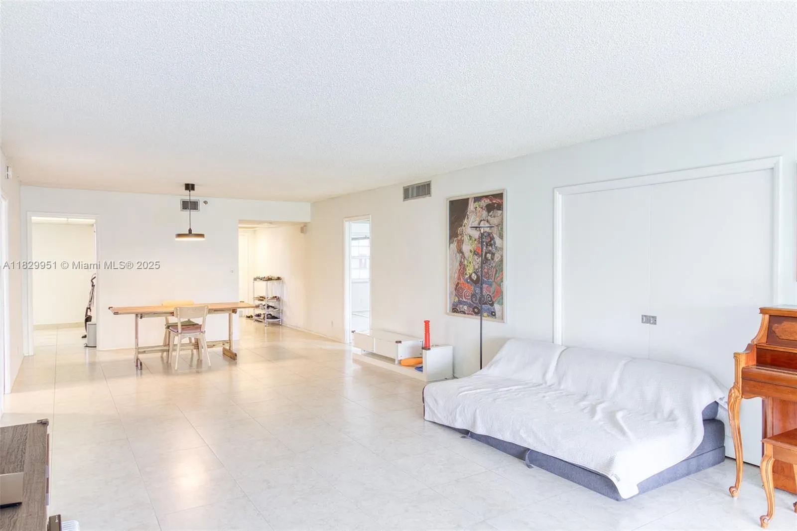 4015 W Palm Aire Dr, #506