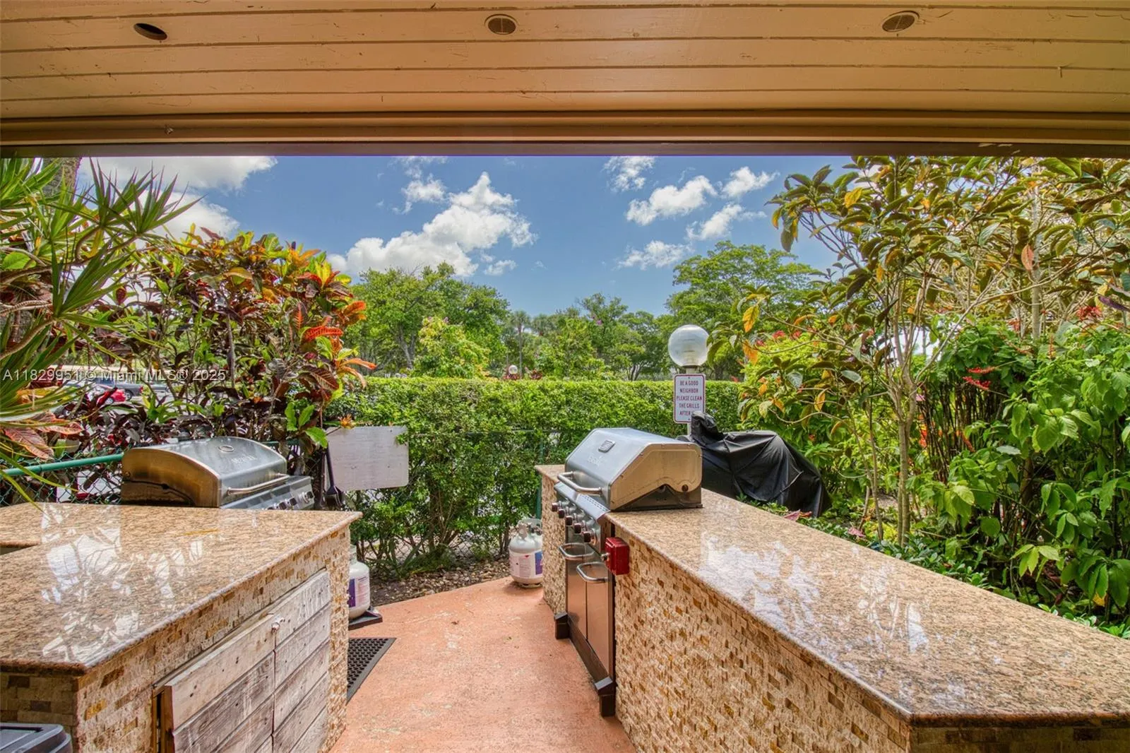4015 W Palm Aire Dr, #506