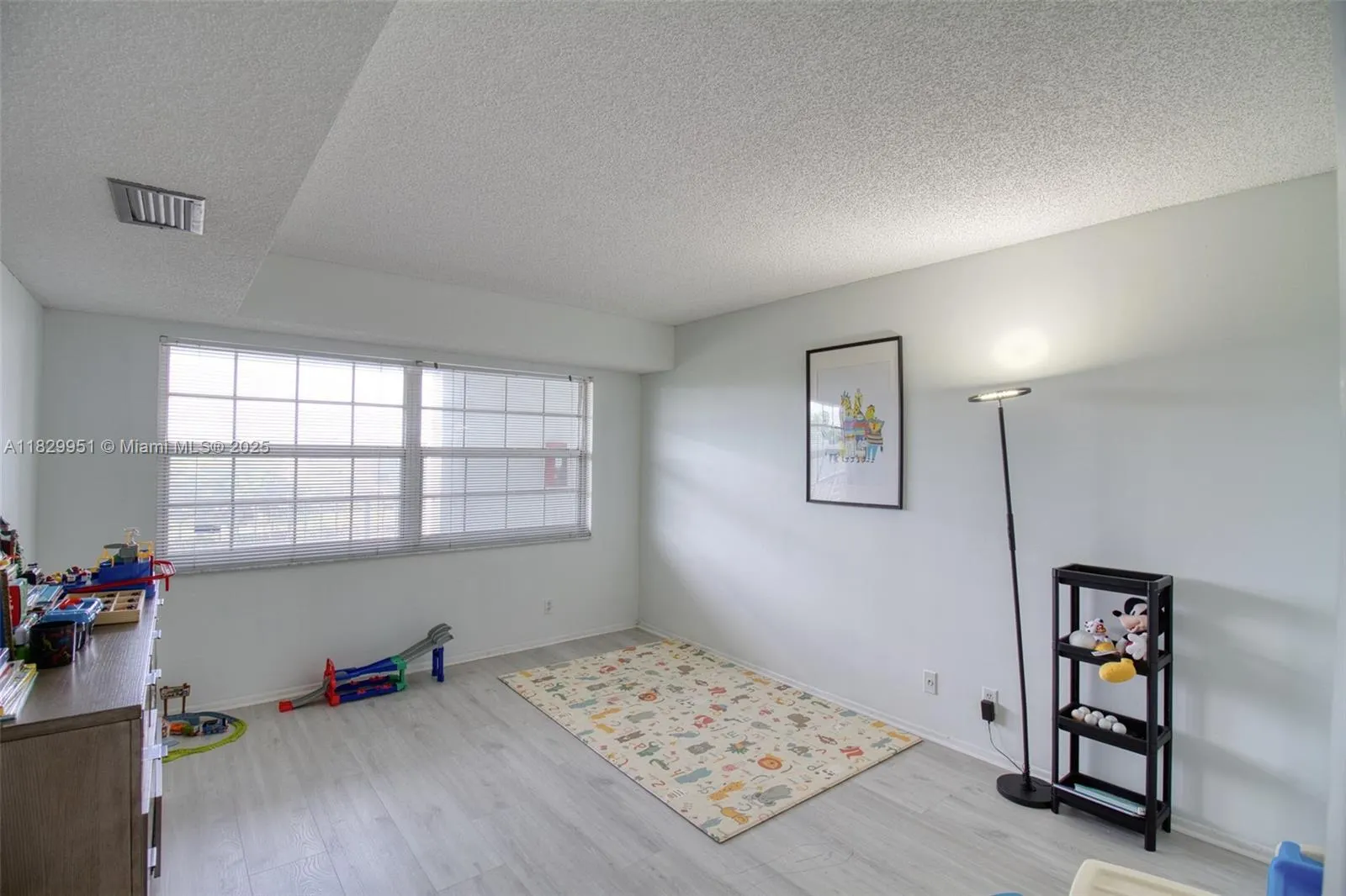 4015 W Palm Aire Dr, #506