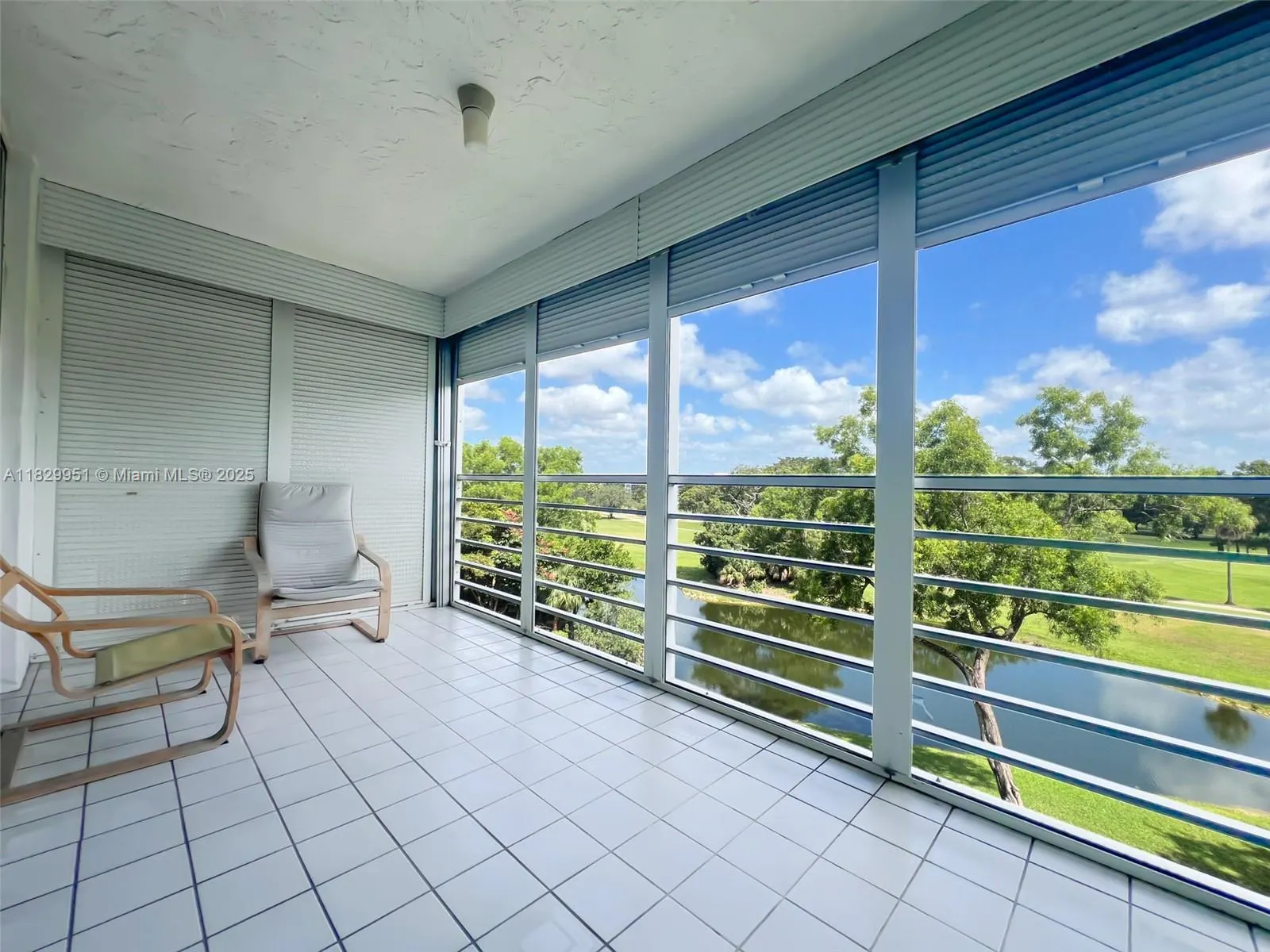 4015 W Palm Aire Dr, #506