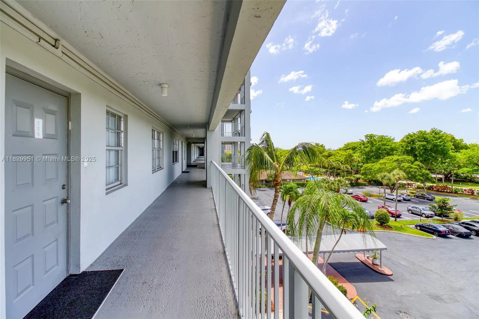 4015 W Palm Aire Dr, #506