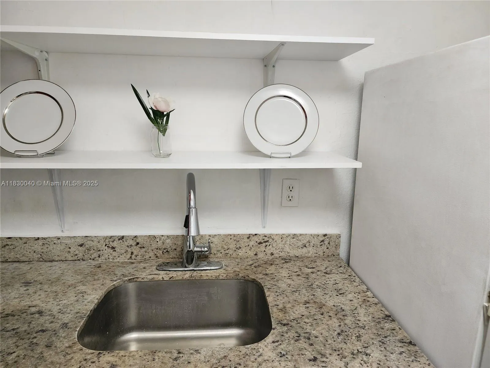 241 SE 9th Ave, #103