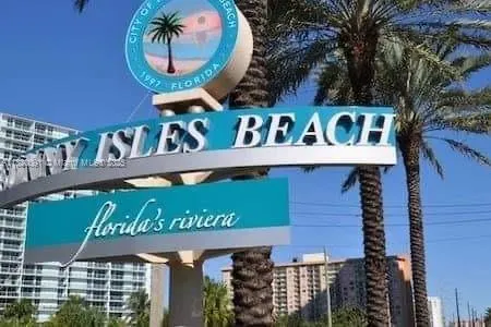 19370 Collins Ave, #607