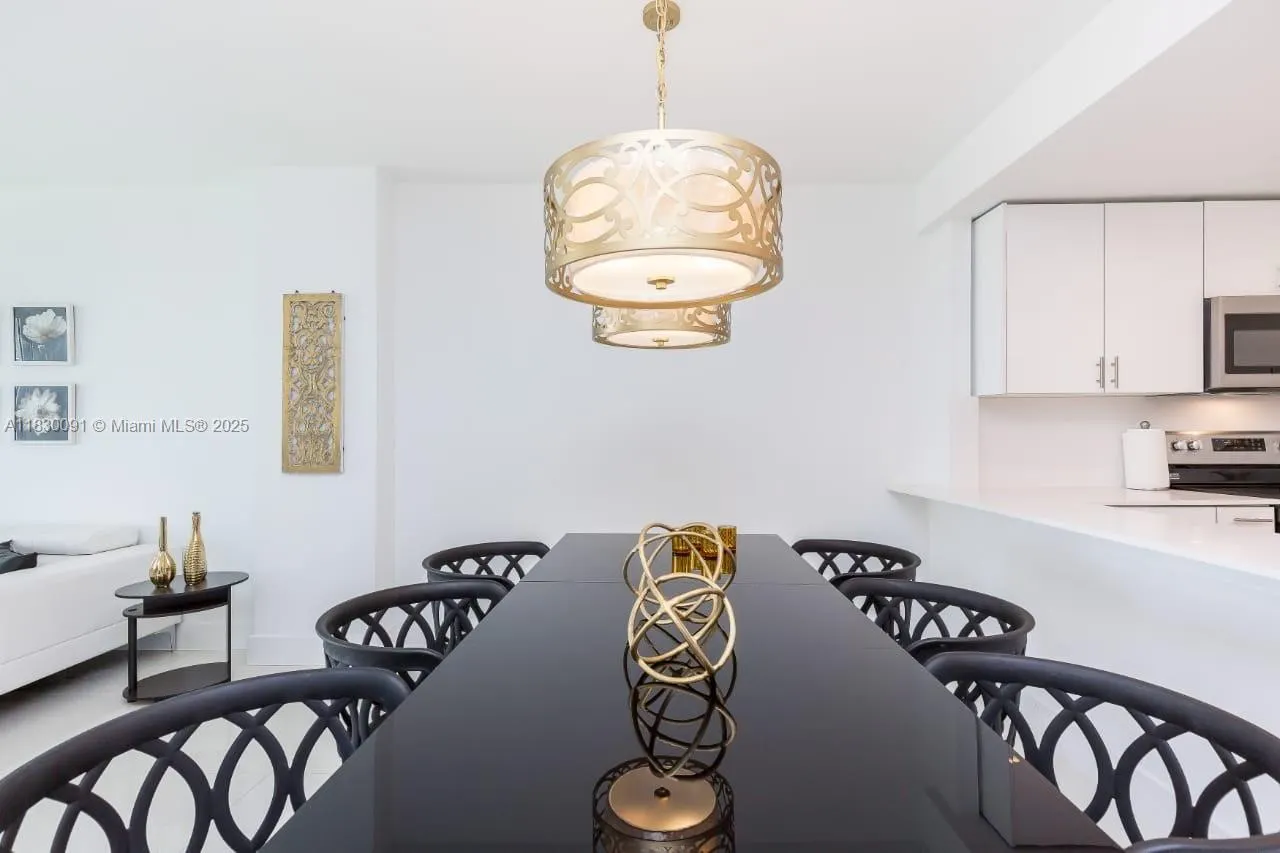 19370 Collins Ave, #607