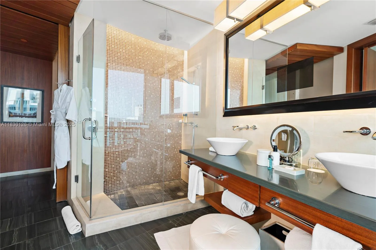 10295 Collins Ave, #1114