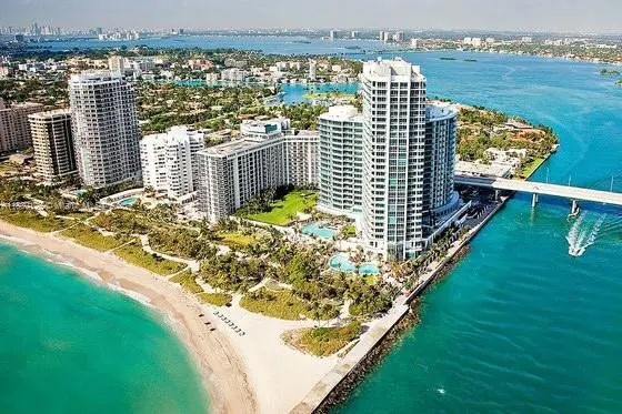 10295 Collins Ave, #1114