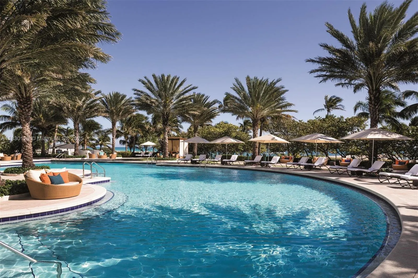 10295 Collins Ave, #1114