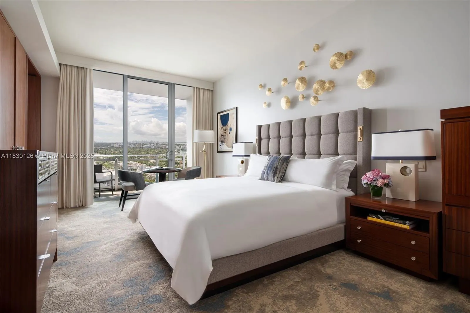 10295 Collins Ave, #1114