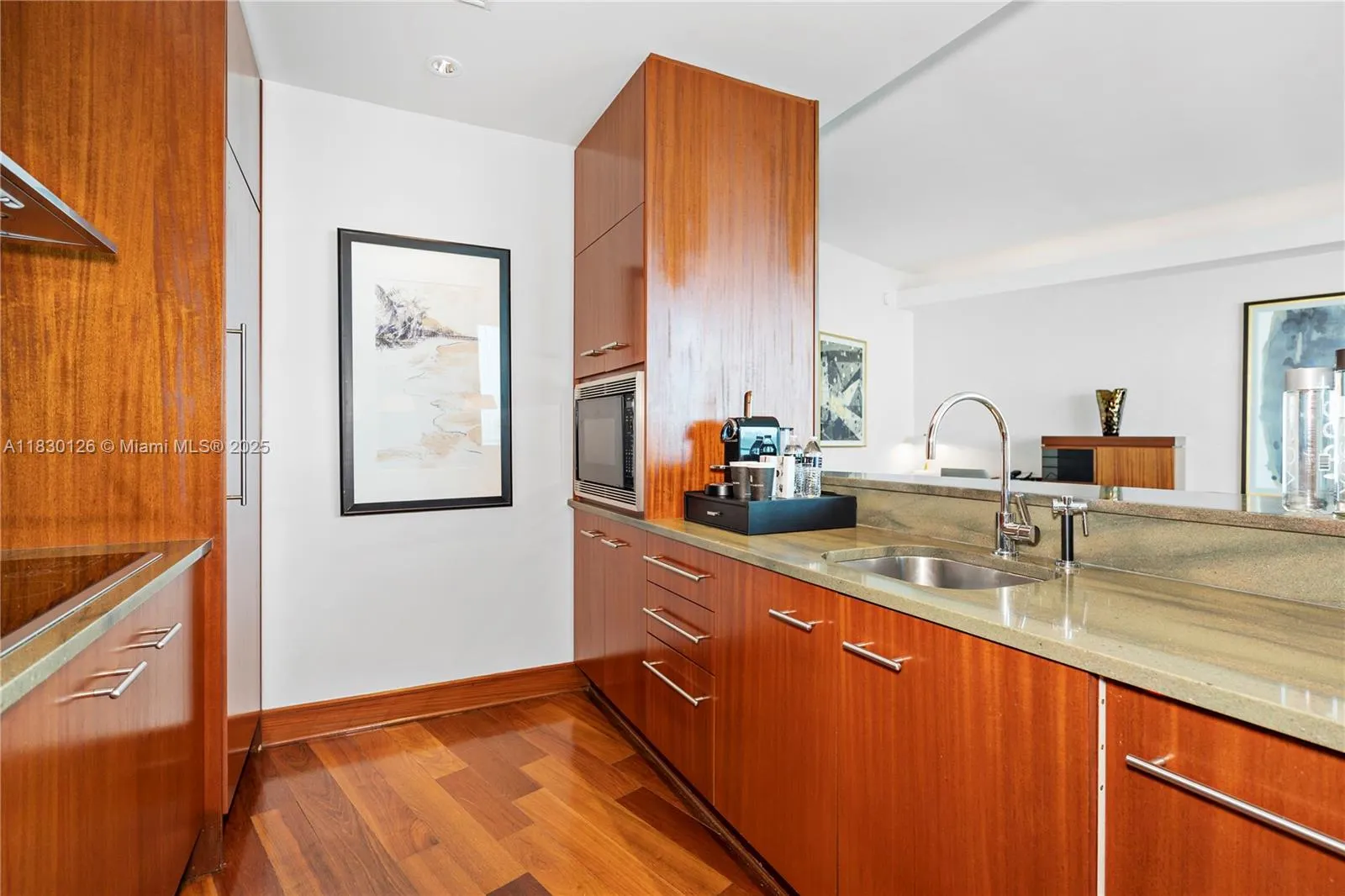 10295 Collins Ave, #1114