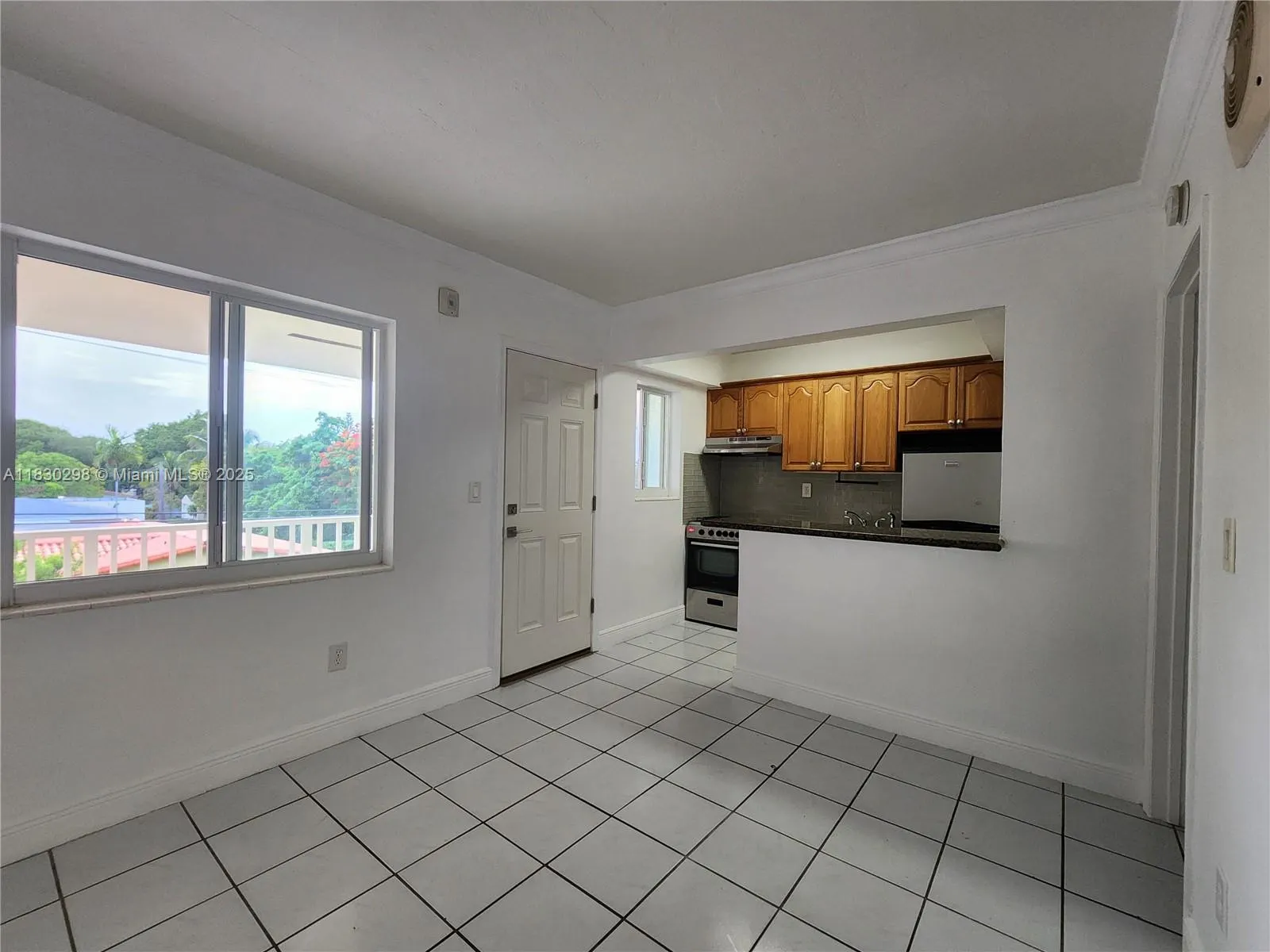 1014 Salzedo St, #304