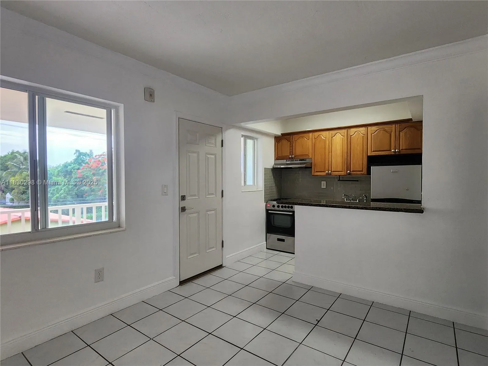 1014 Salzedo St, #304