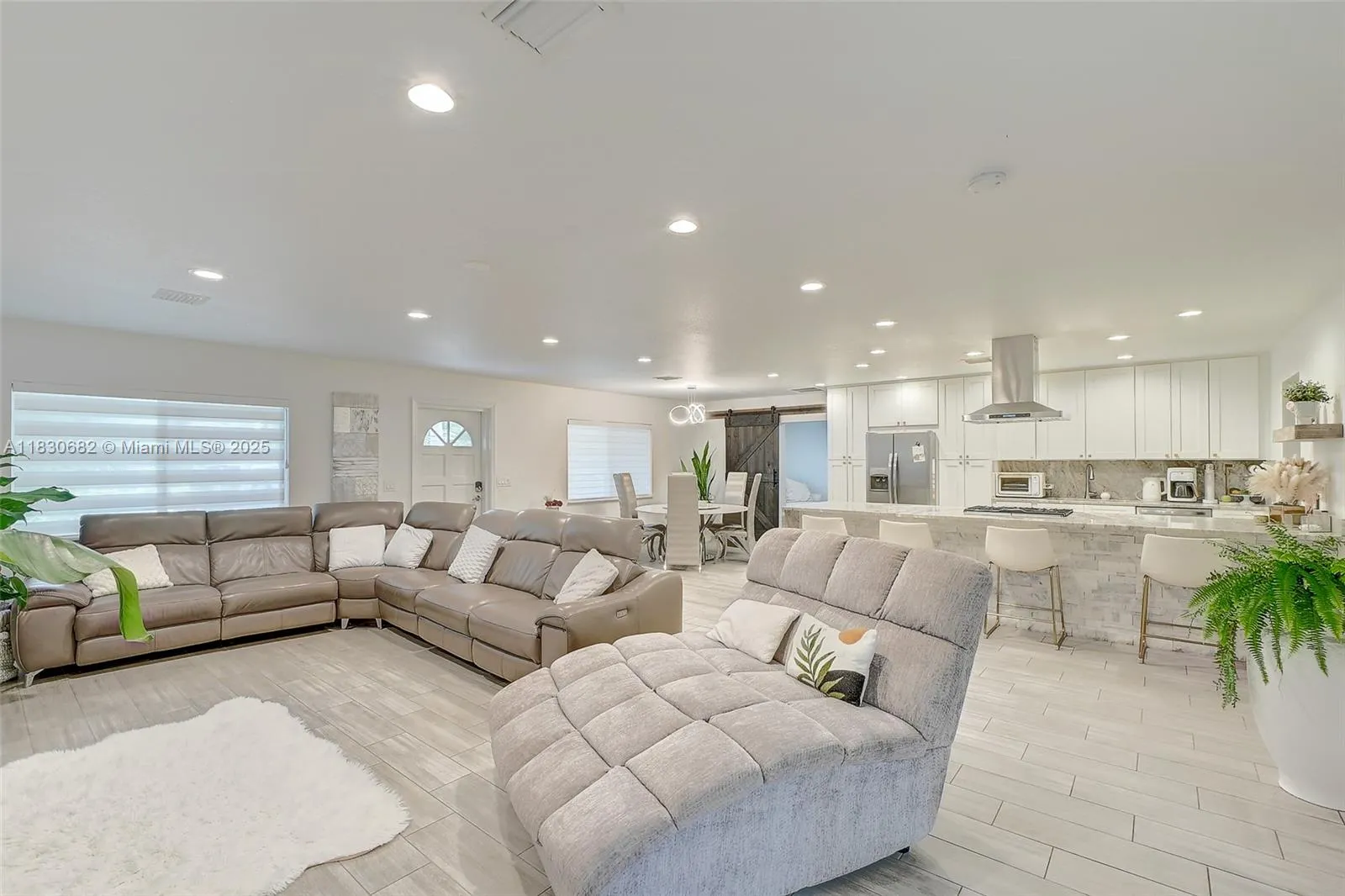 369 Caloosa Drive