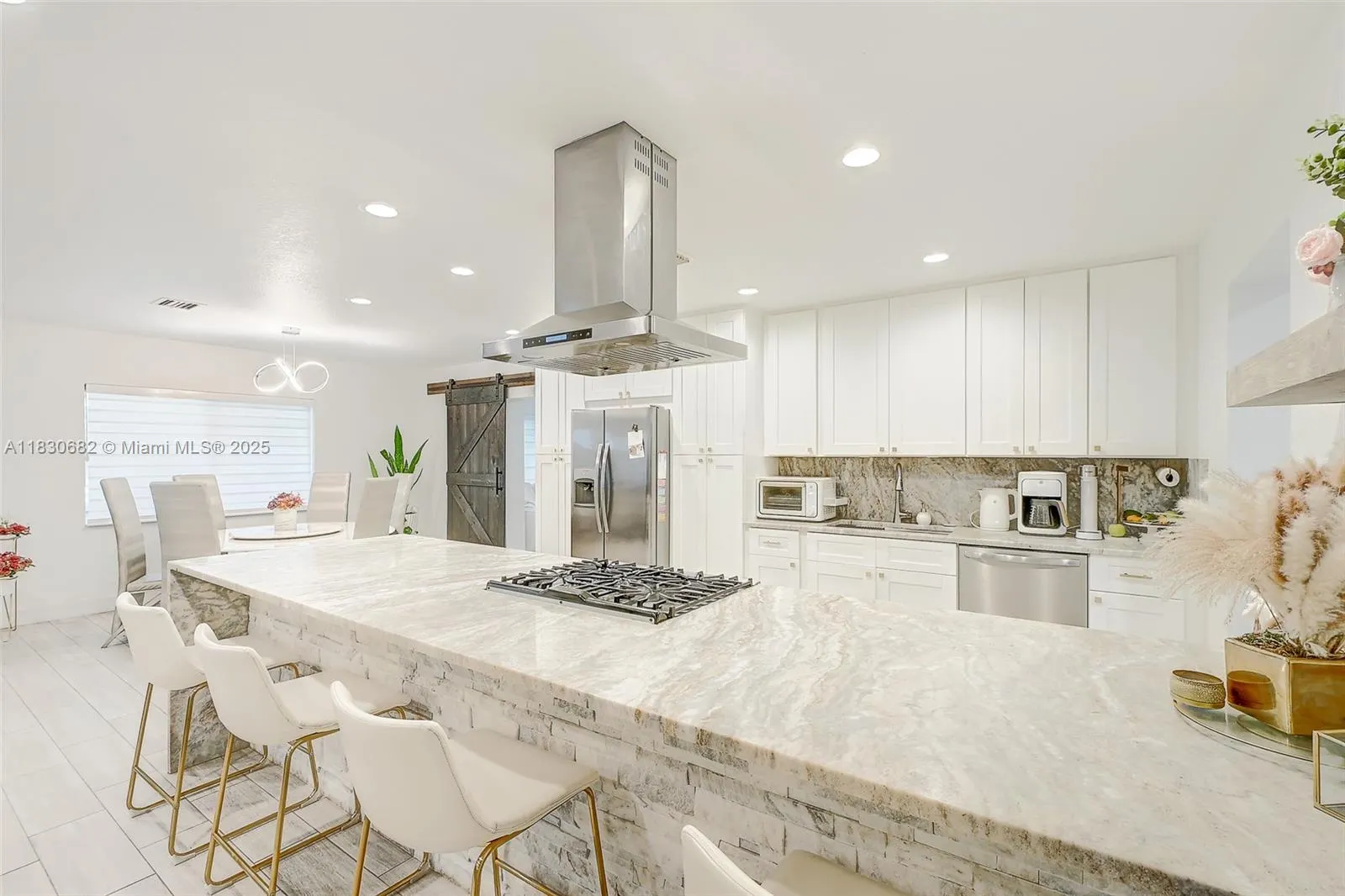 369 Caloosa Drive