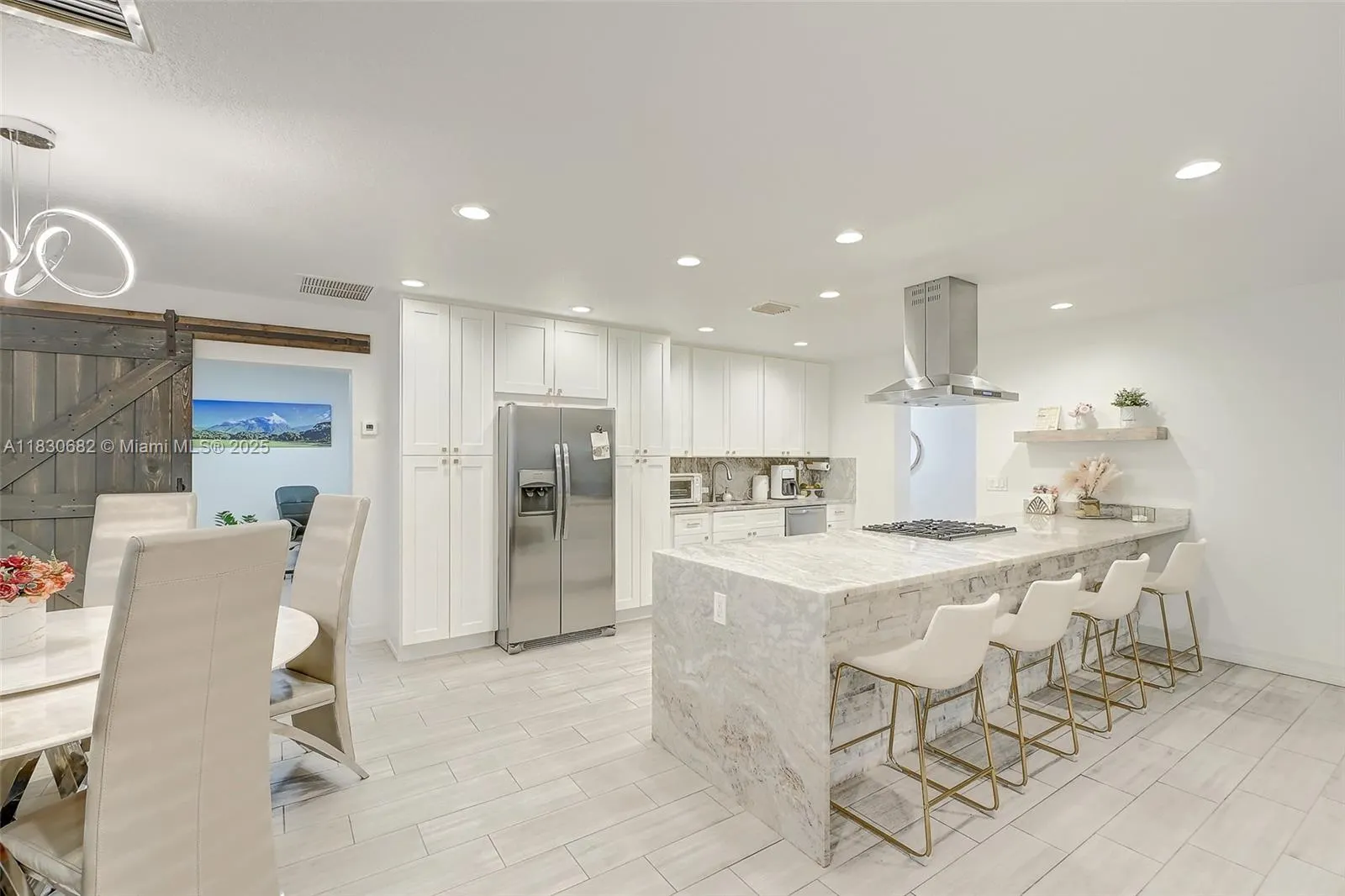 369 Caloosa Drive